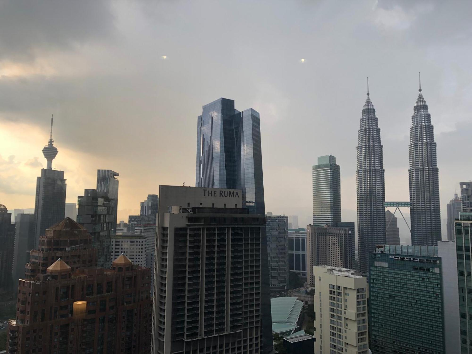 8 Kia Peng Suites Klcc By Luna 吉隆坡 外观 照片